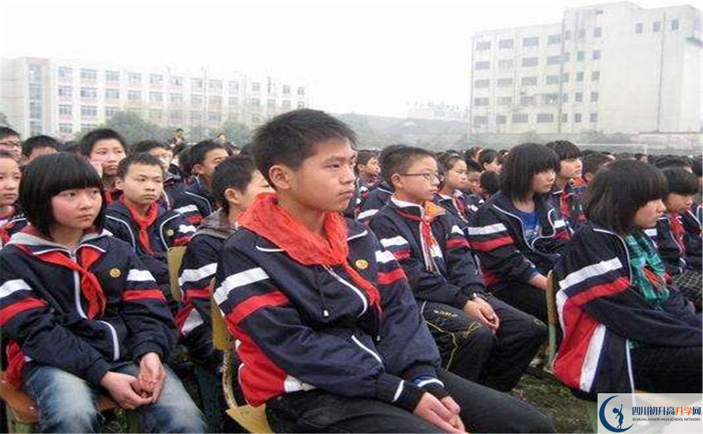 大邑縣實(shí)驗(yàn)中學(xué)2020年高中部入學(xué)條件是什么？