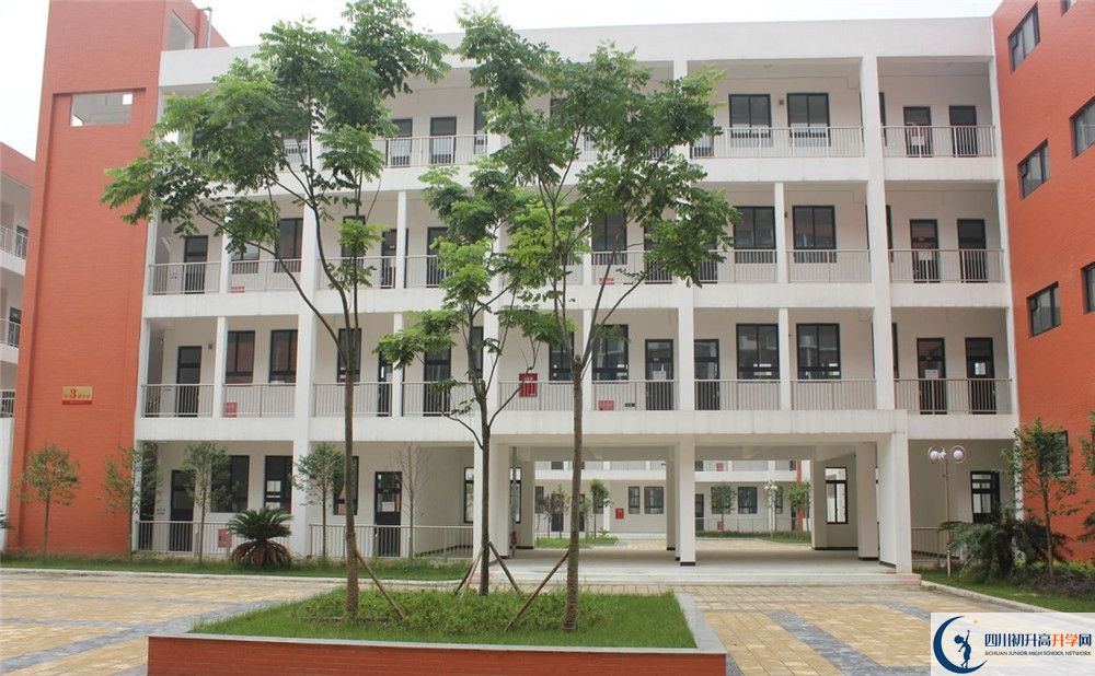 金堂中學(xué)住宿費(fèi)用是多少？