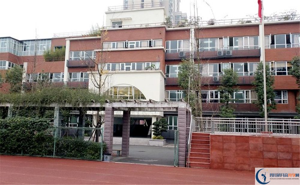 成都七中八一學(xué)校高中部地址在哪里看？