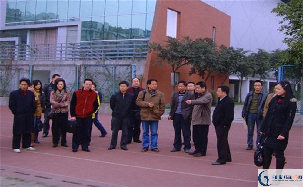 成都華西中學2020年高一開學時間是多久？