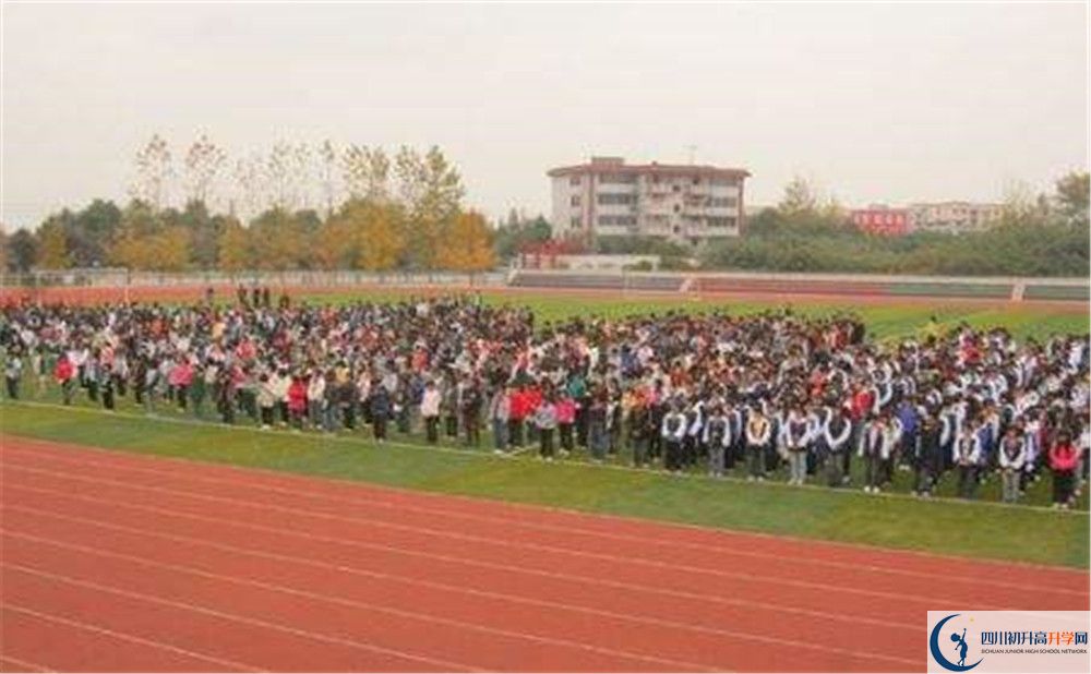 大彎中學(xué)2020年外地生學(xué)費(fèi)是多少？