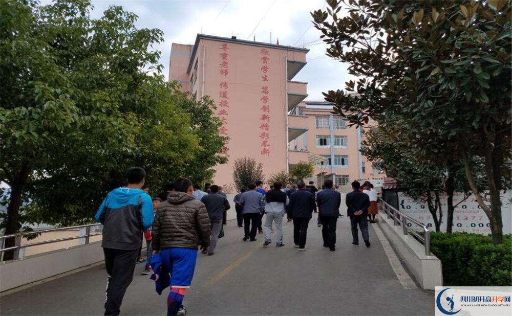 大彎中學(xué)2020年保送清華北大的人數(shù)有多少？