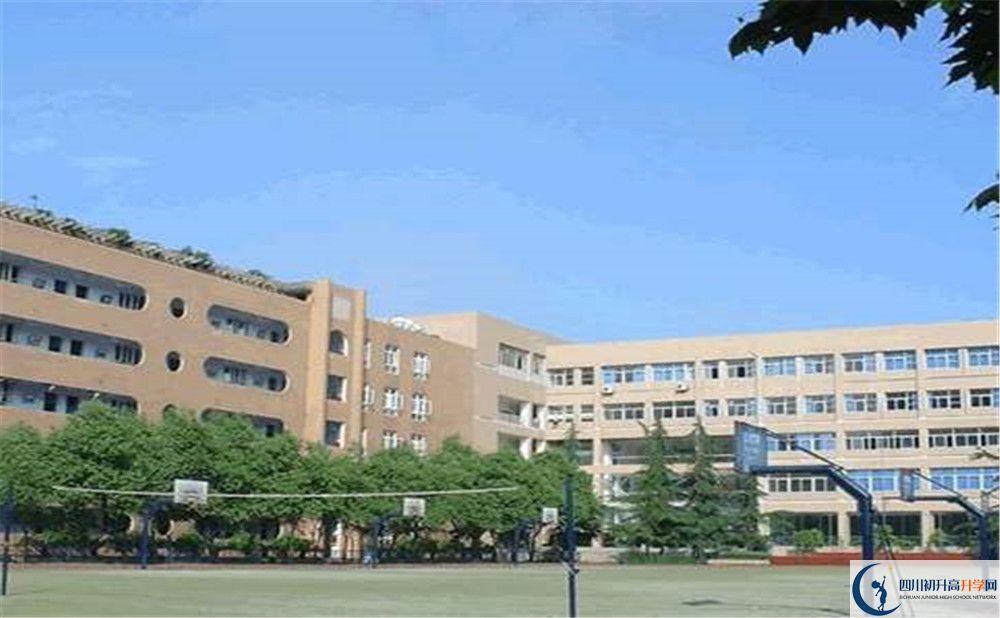 成都大學附屬中學平行班與實驗班差多少？