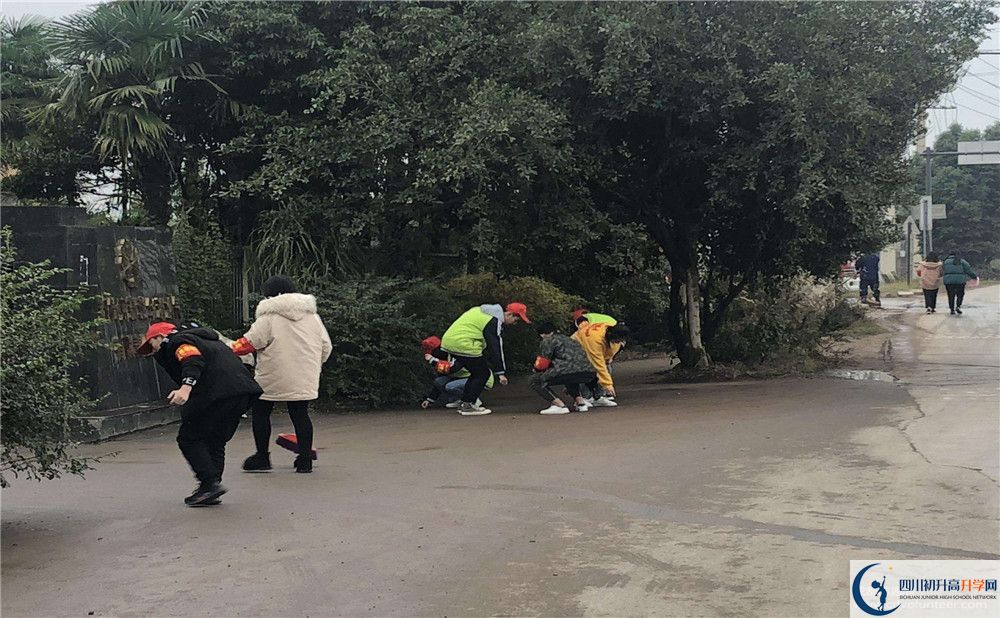 養(yǎng)馬中學位置在哪里？