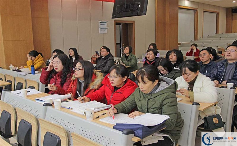 成都石室外國語學(xué)校是重點中學(xué)嗎？