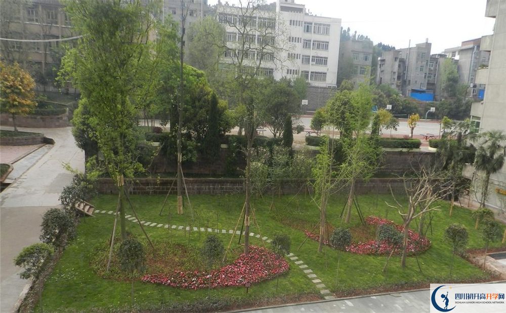 竹篙中學(xué)是重點中學(xué)嗎？