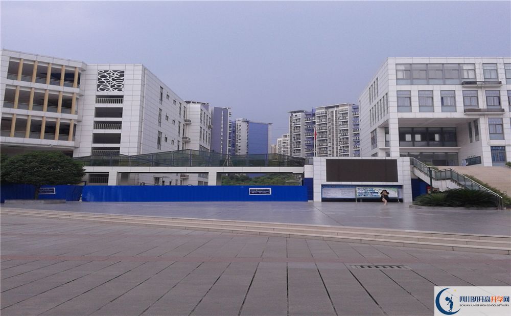 成都市第三中學高中分班考試難嗎？