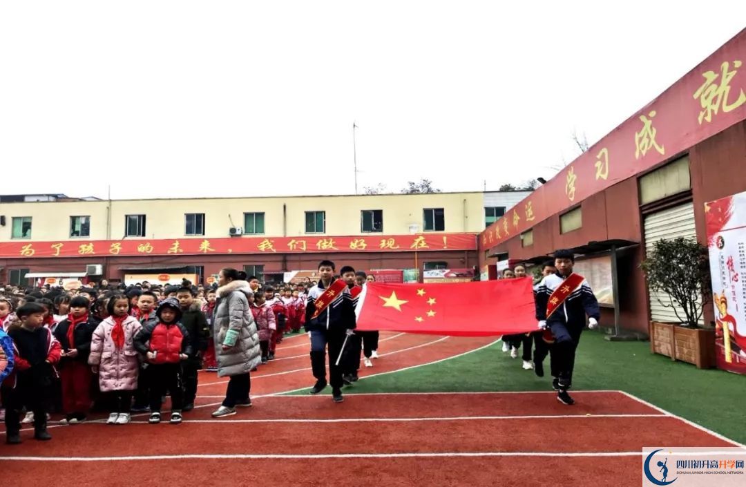 成都文武學(xué)校高中分班考試難嗎？
