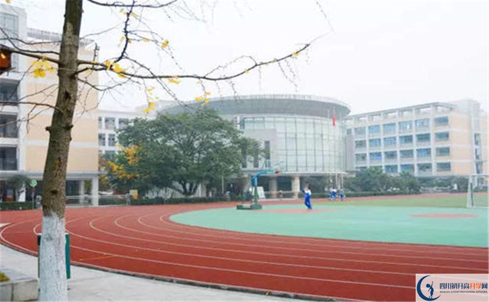 成都十二中（四川大學附屬中學）補課嗎？