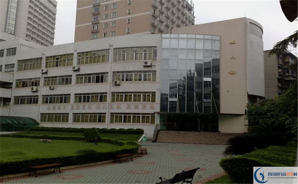 成都市鹽道街中學軍訓多久？