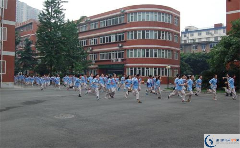 北師大成都實驗中學2020年高考人數(shù)是多少？