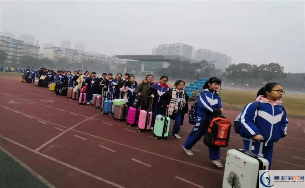 成都華西中學(xué)2020年高考人數(shù)是多少？