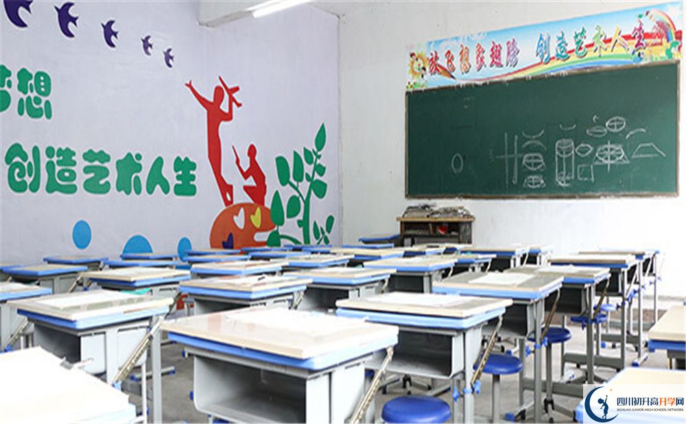 長寧縣培風中學今年的錄取條件是否有變化？